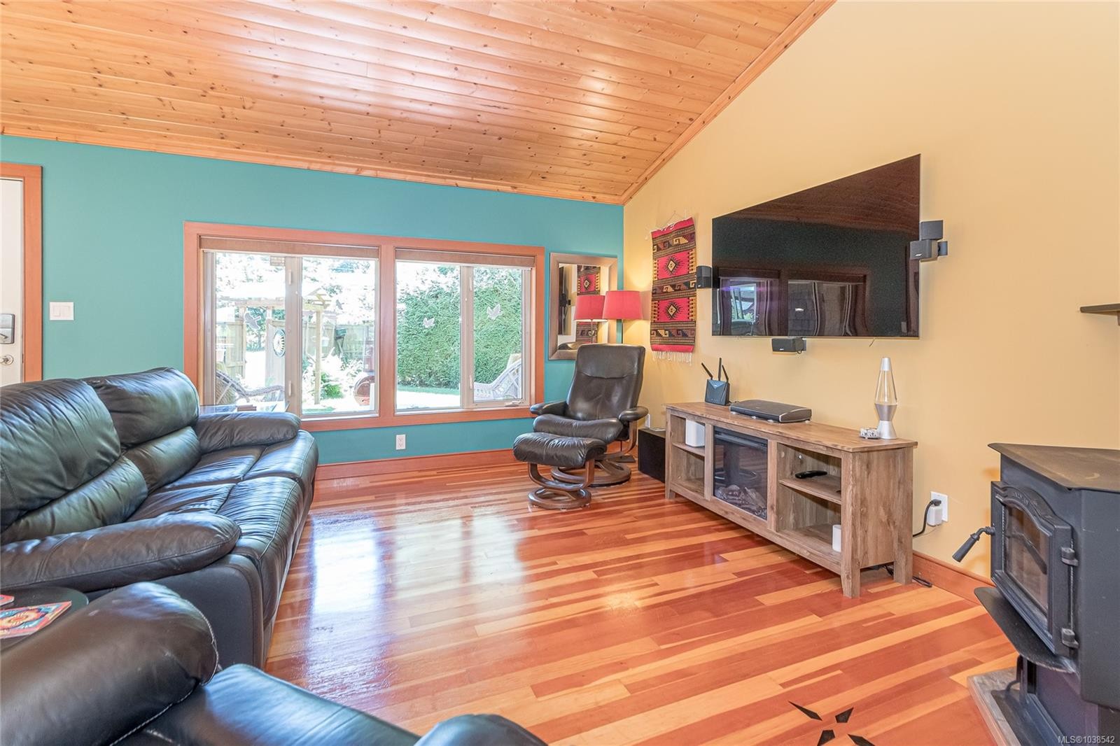 4611 Berbers Dr, Bowser, BC