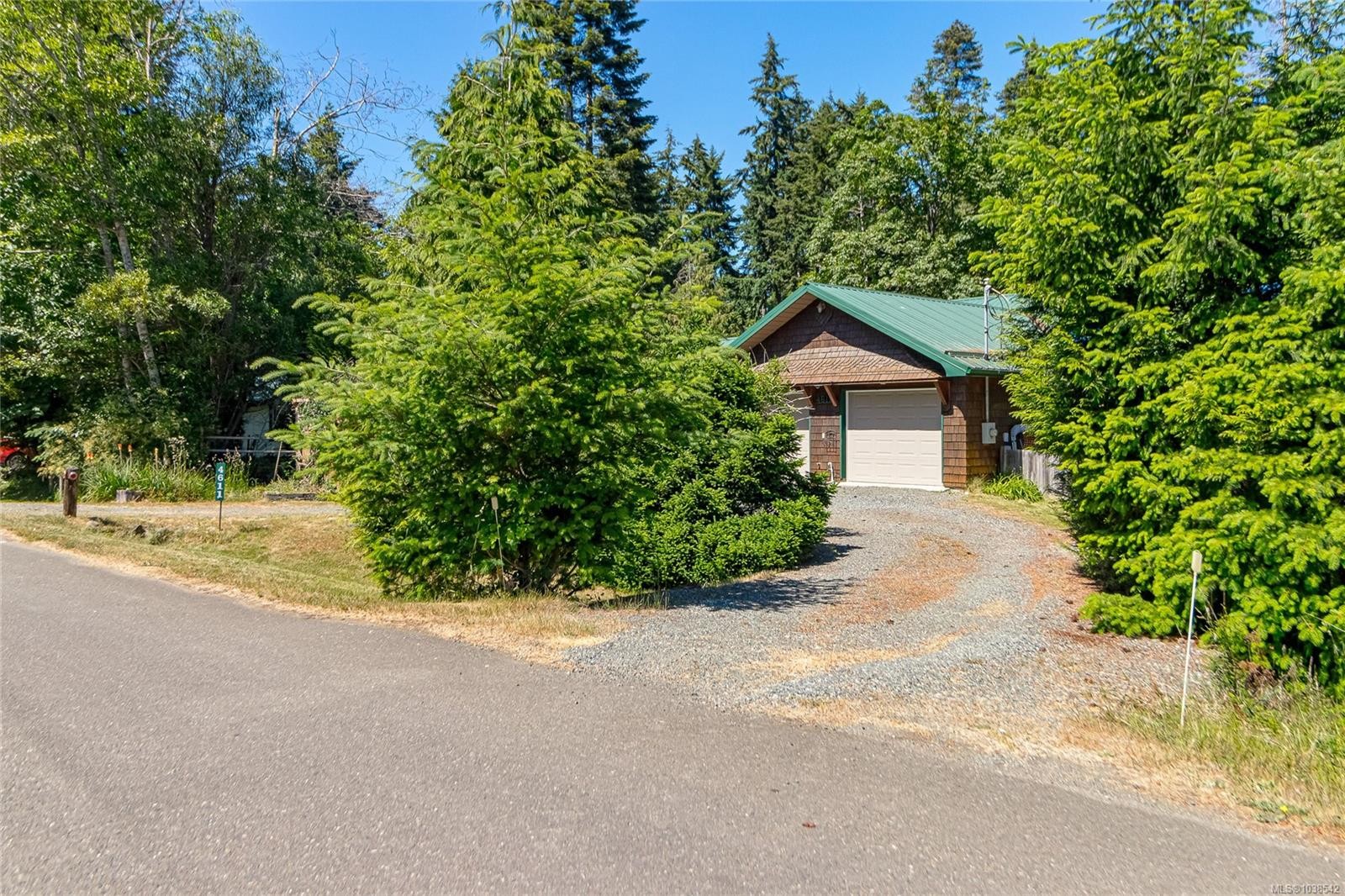4611 Berbers Dr, Bowser, BC