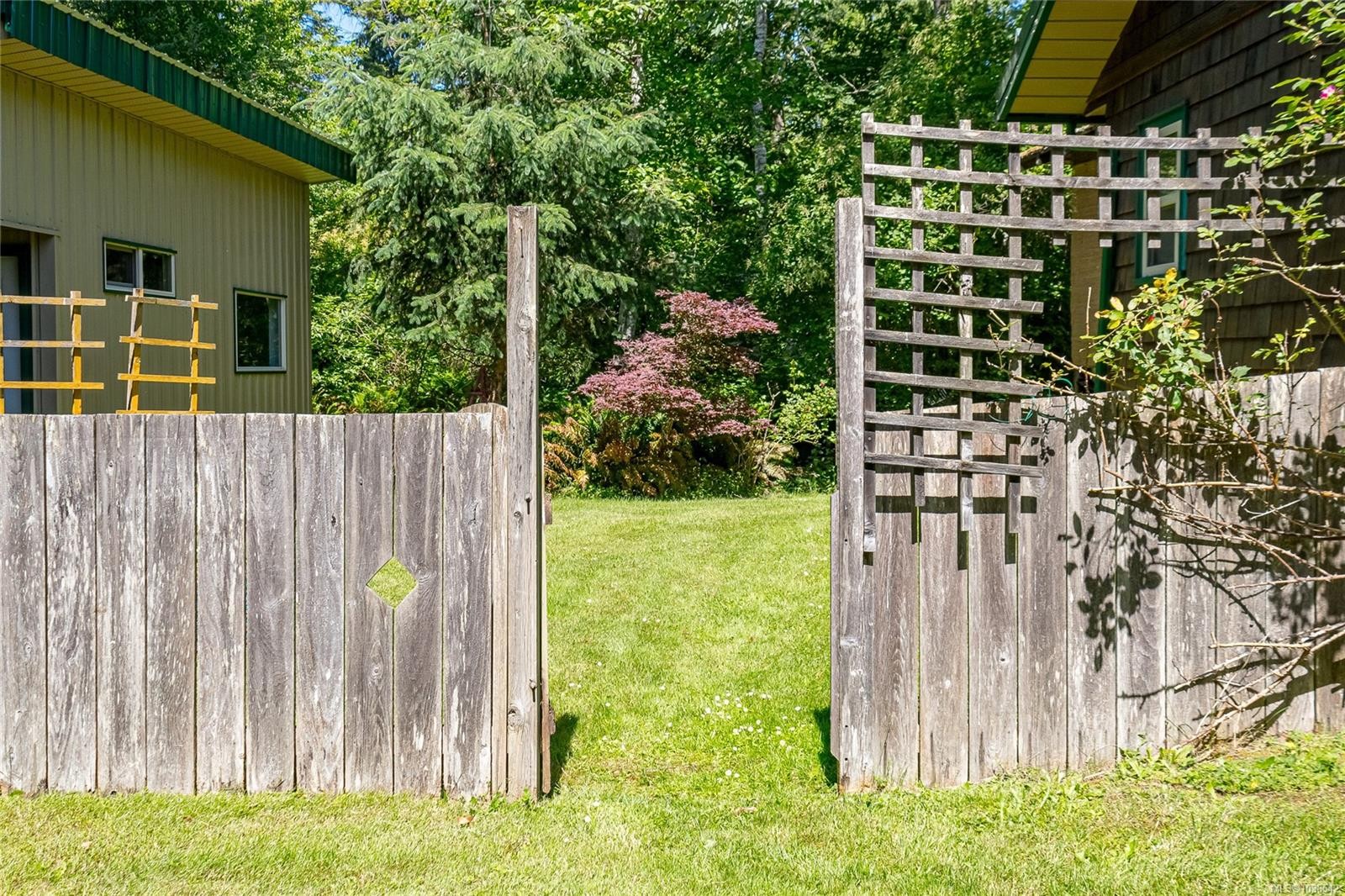 4611 Berbers Dr, Bowser, BC