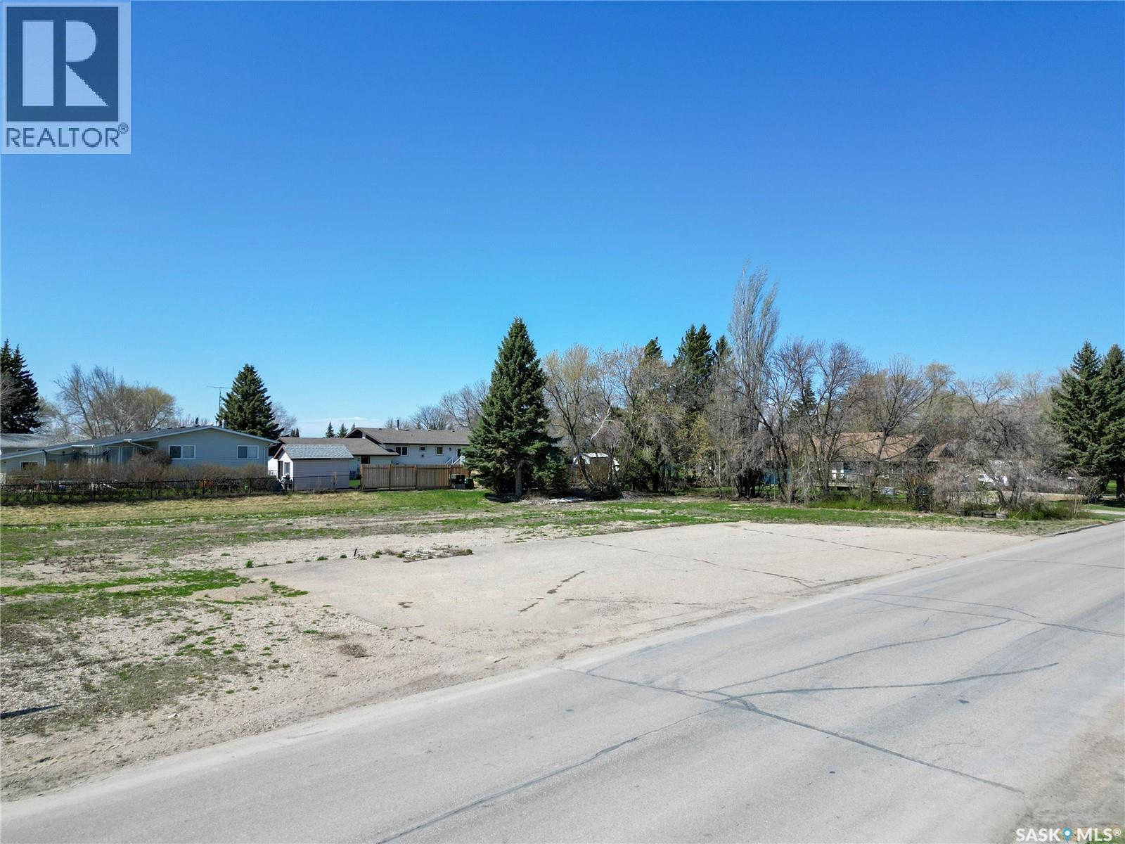 1609 - 1617 Broadway Avenue, Moosomin, SK
