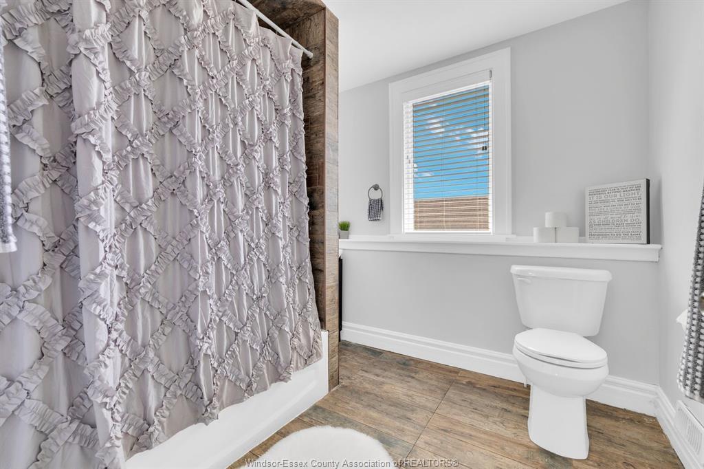 1341 Mckay, Windsor, ON