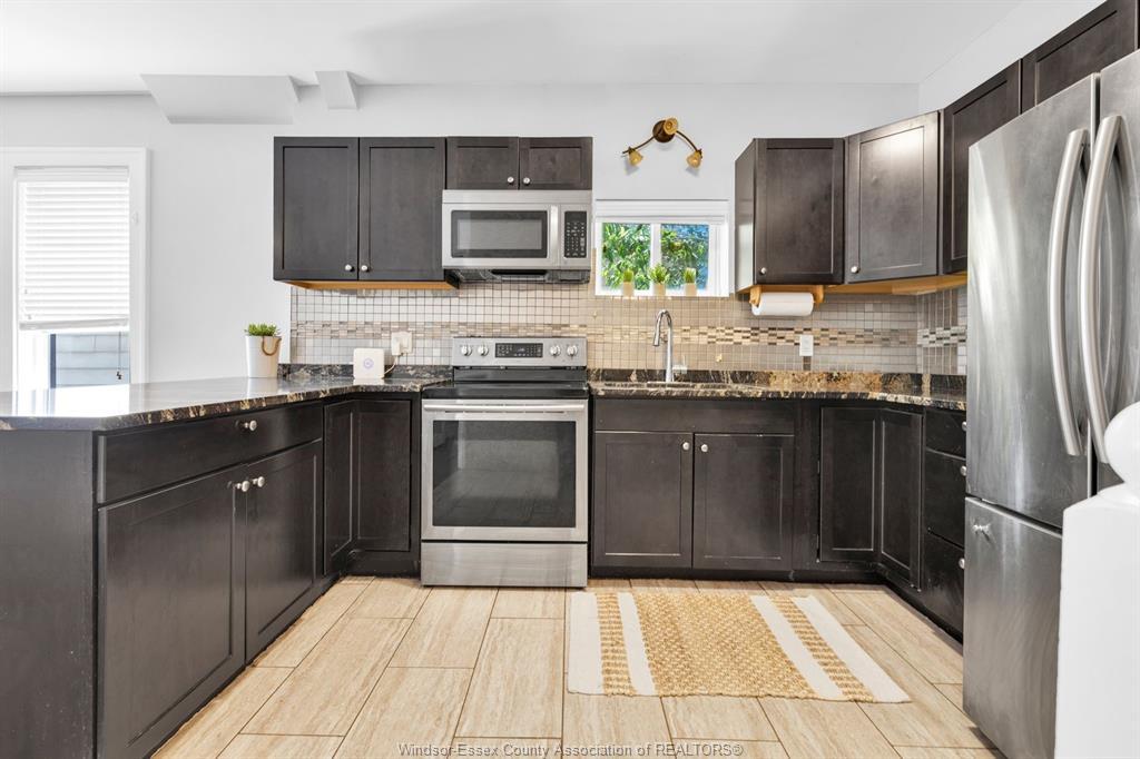 1341 Mckay, Windsor, ON