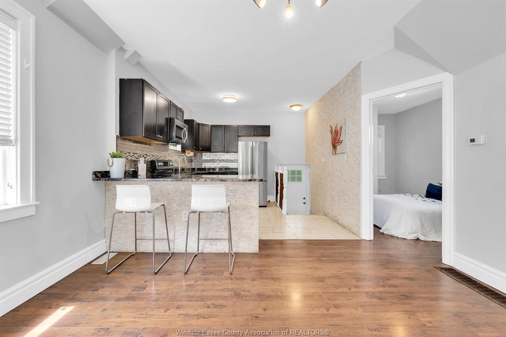 1341 Mckay, Windsor, ON
