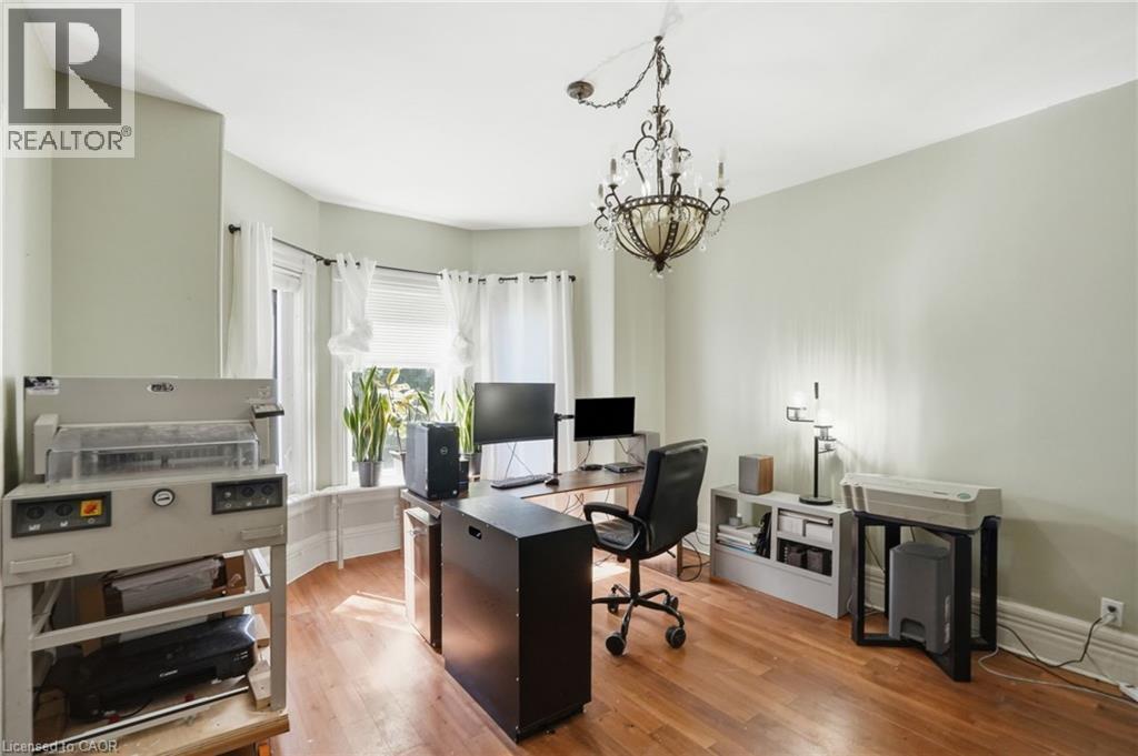 101 Victoria Avenue S, Hamilton, ON