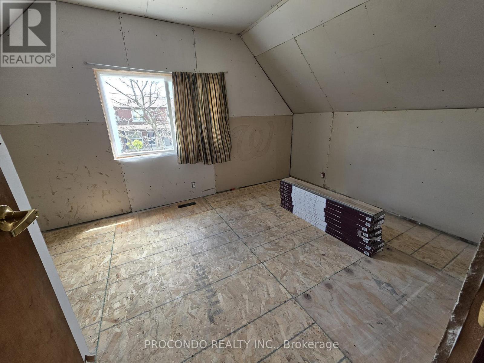 286 Harvie Avenue, Toronto, ON