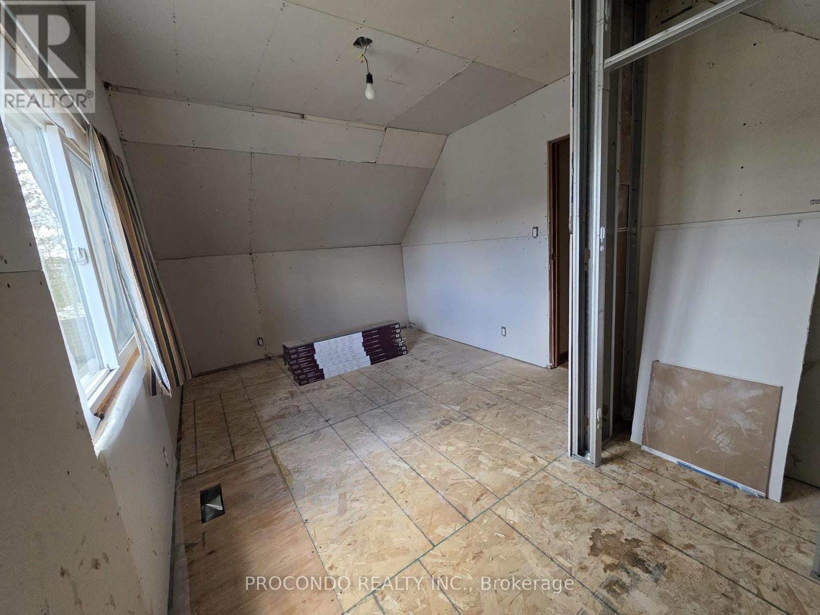 286 Harvie Avenue, Toronto, ON