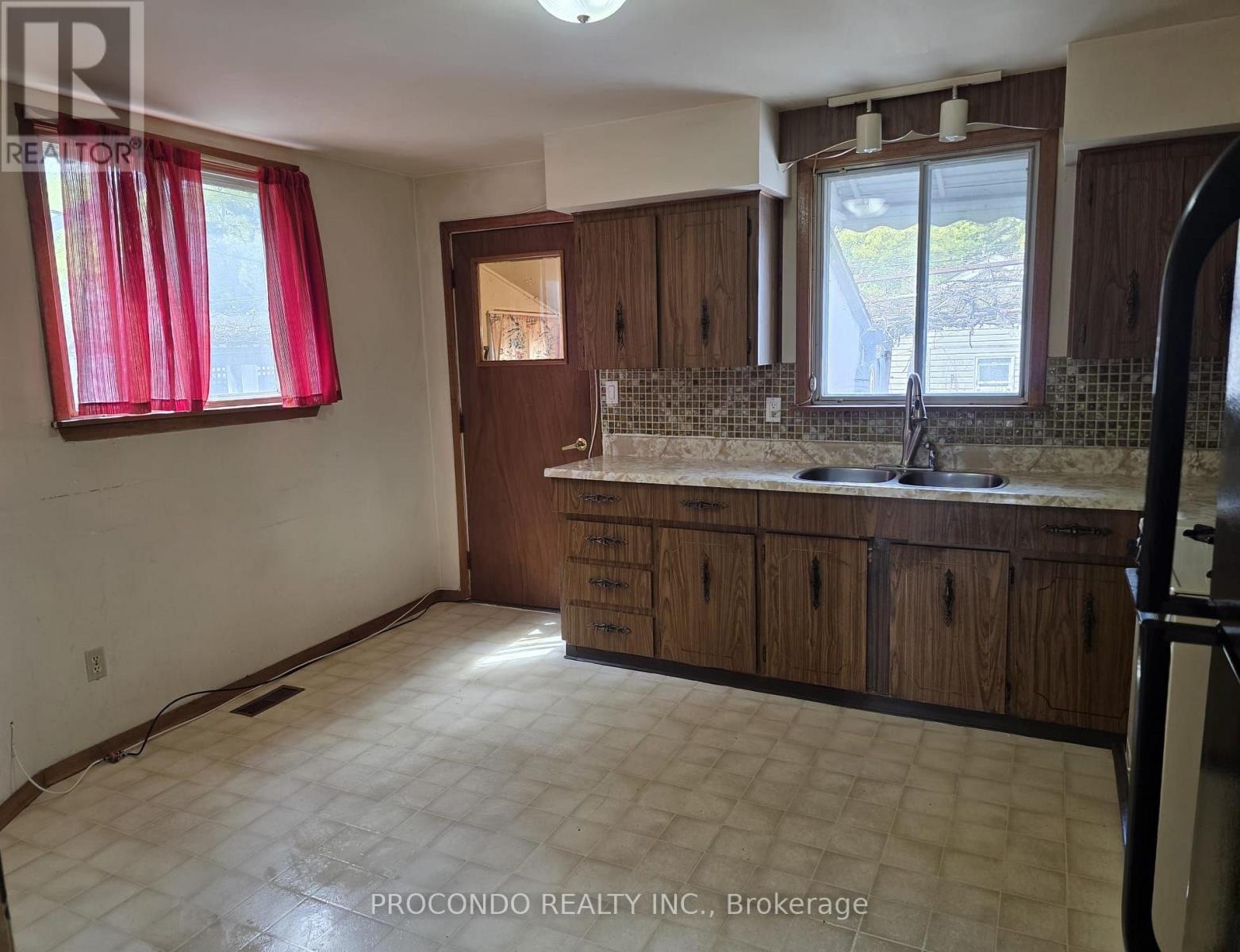 286 Harvie Avenue, Toronto, ON
