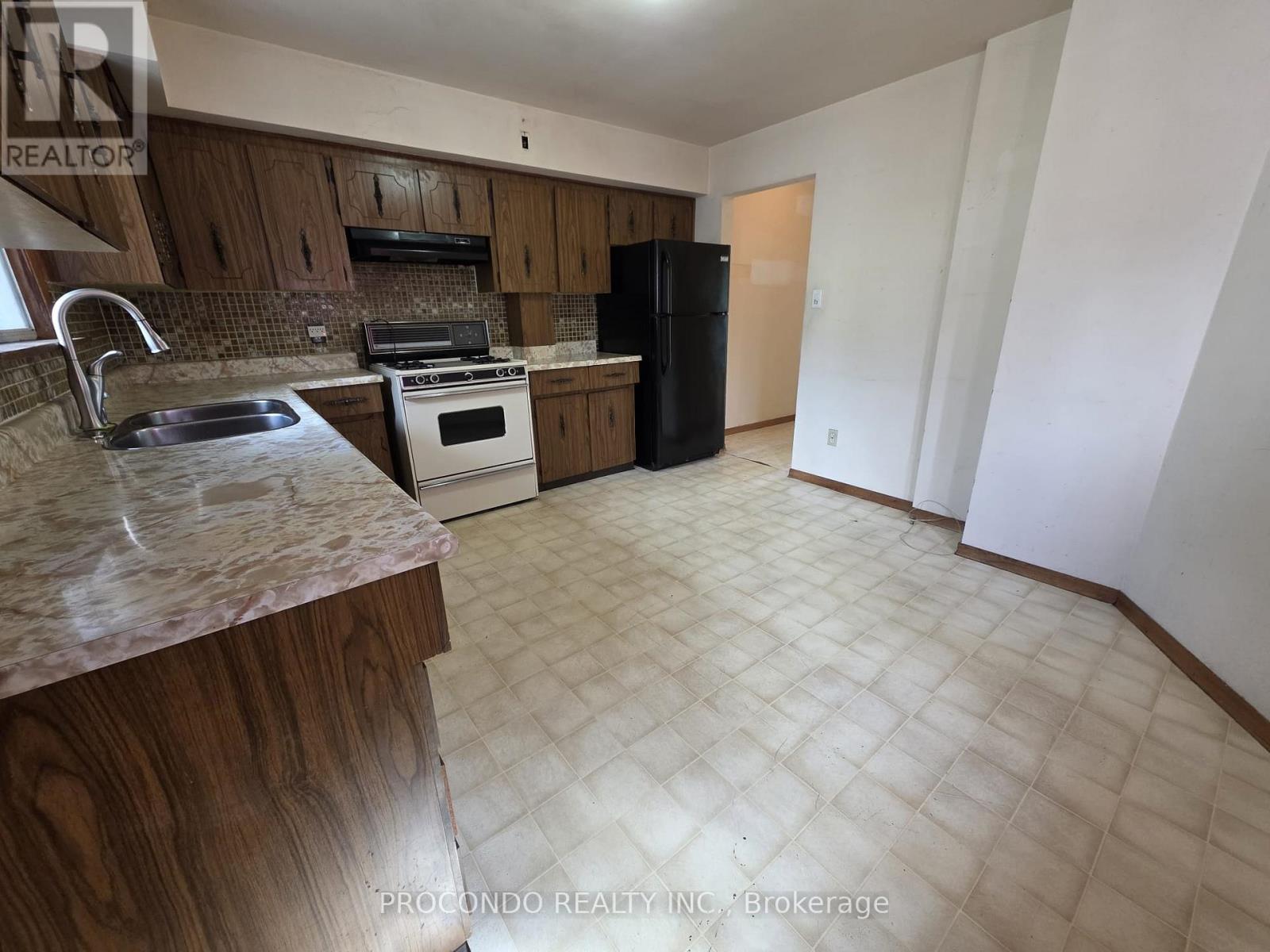 286 Harvie Avenue, Toronto, ON