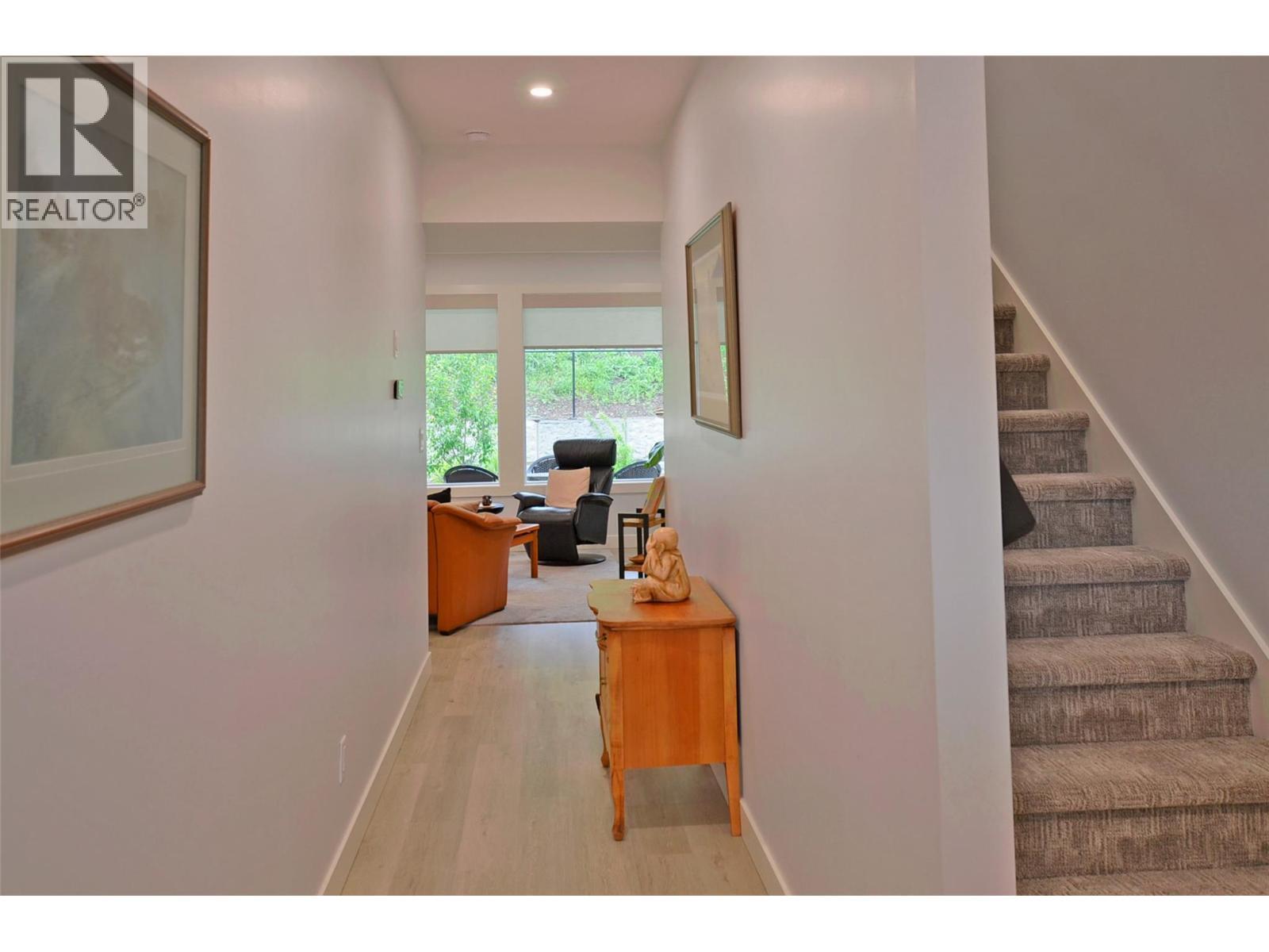 2744 Cedar Ridge Street, Lumby, BC - Indoor Photo Showing Other Room