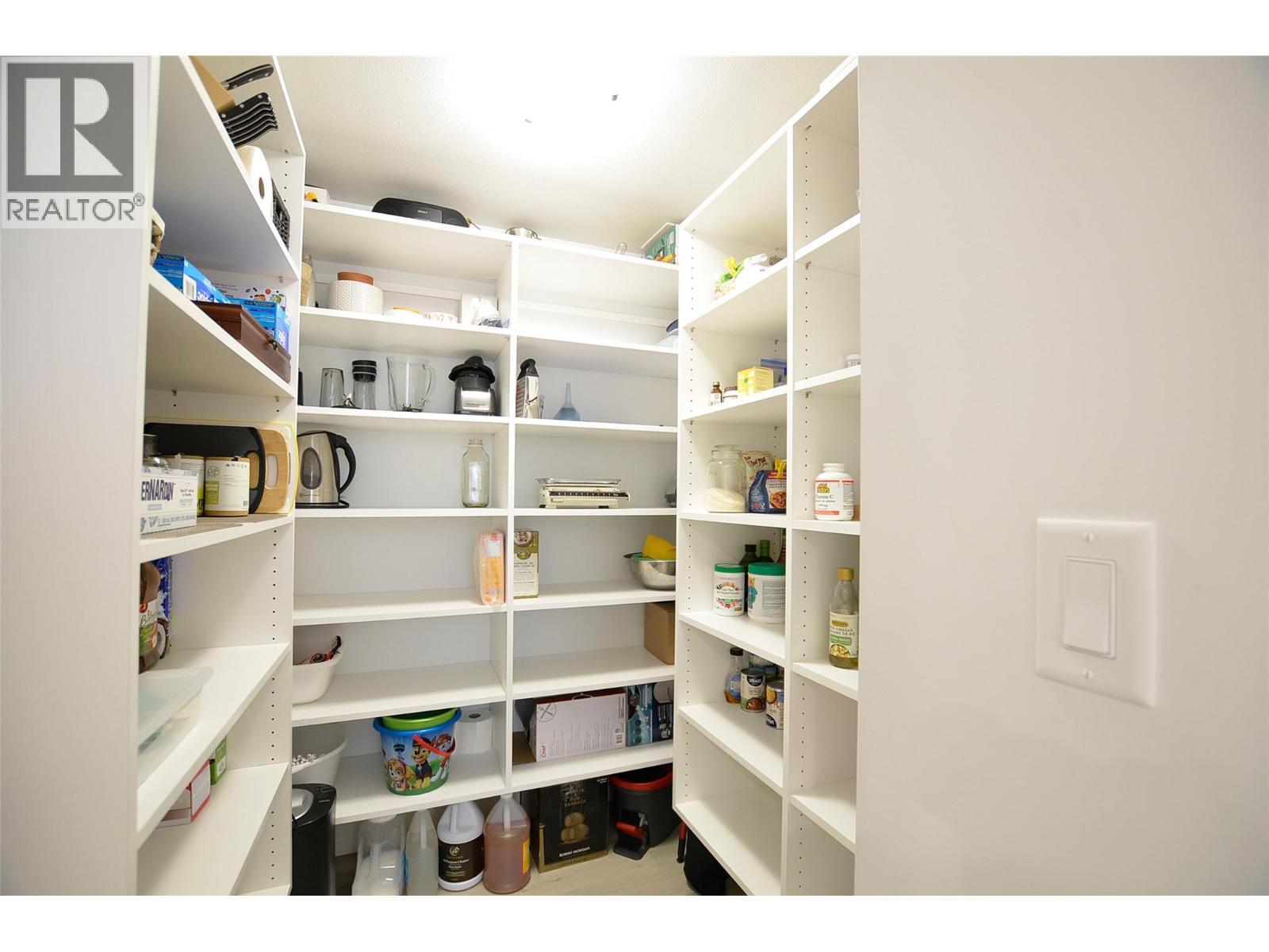 2744 Cedar Ridge Street, Lumby, BC - Indoor With Storage