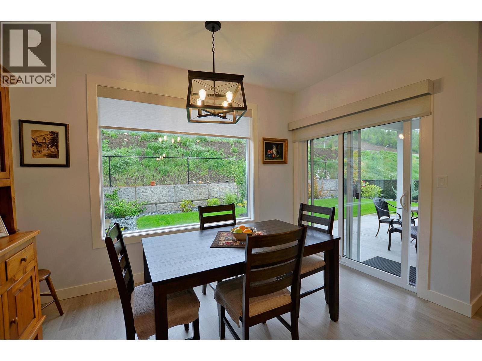 2744 Cedar Ridge Street, Lumby, BC - Indoor Photo Showing Dining Room