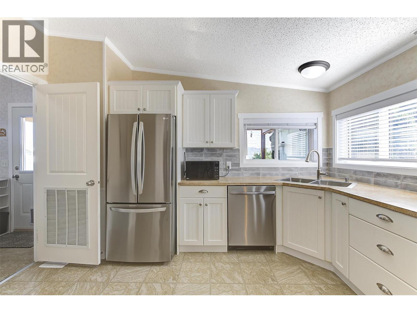 Bright Kitchen Workspace - 2440 Old Okanagan Highway Unit# 1304, West Kelowna, BC