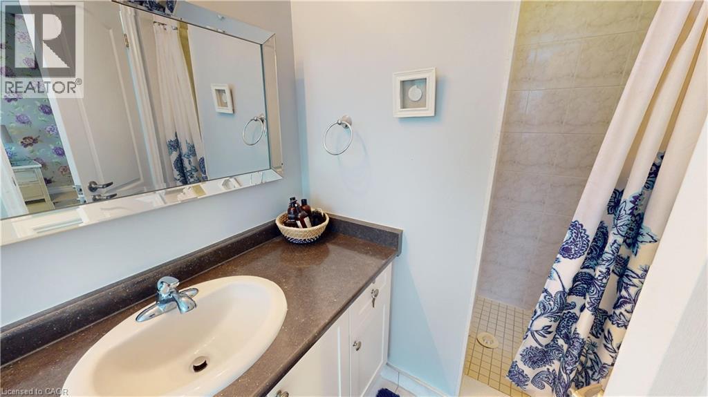 16 Ridgegate Crescent, Georgetown, ON - Indoor Photo Showing Bathroom