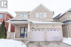 215 ARMSTRONG CRESCENT W Bradford West Gwillimbury, ON L3Z 0L4
