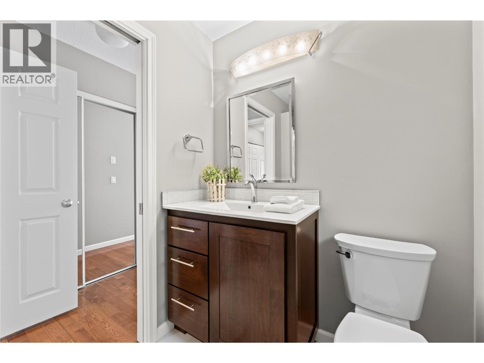 2934 Juniper Crescent, Sorrento, BC