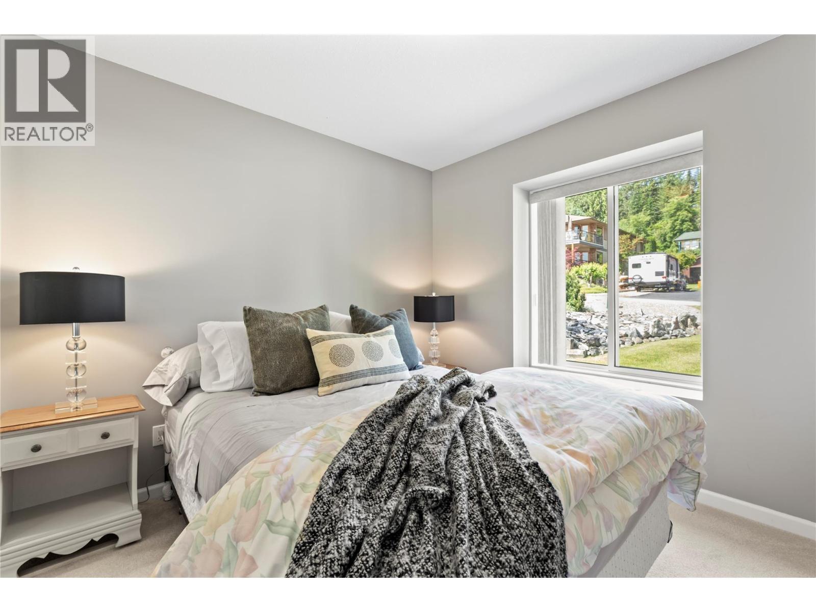 2934 Juniper Crescent, Sorrento, BC