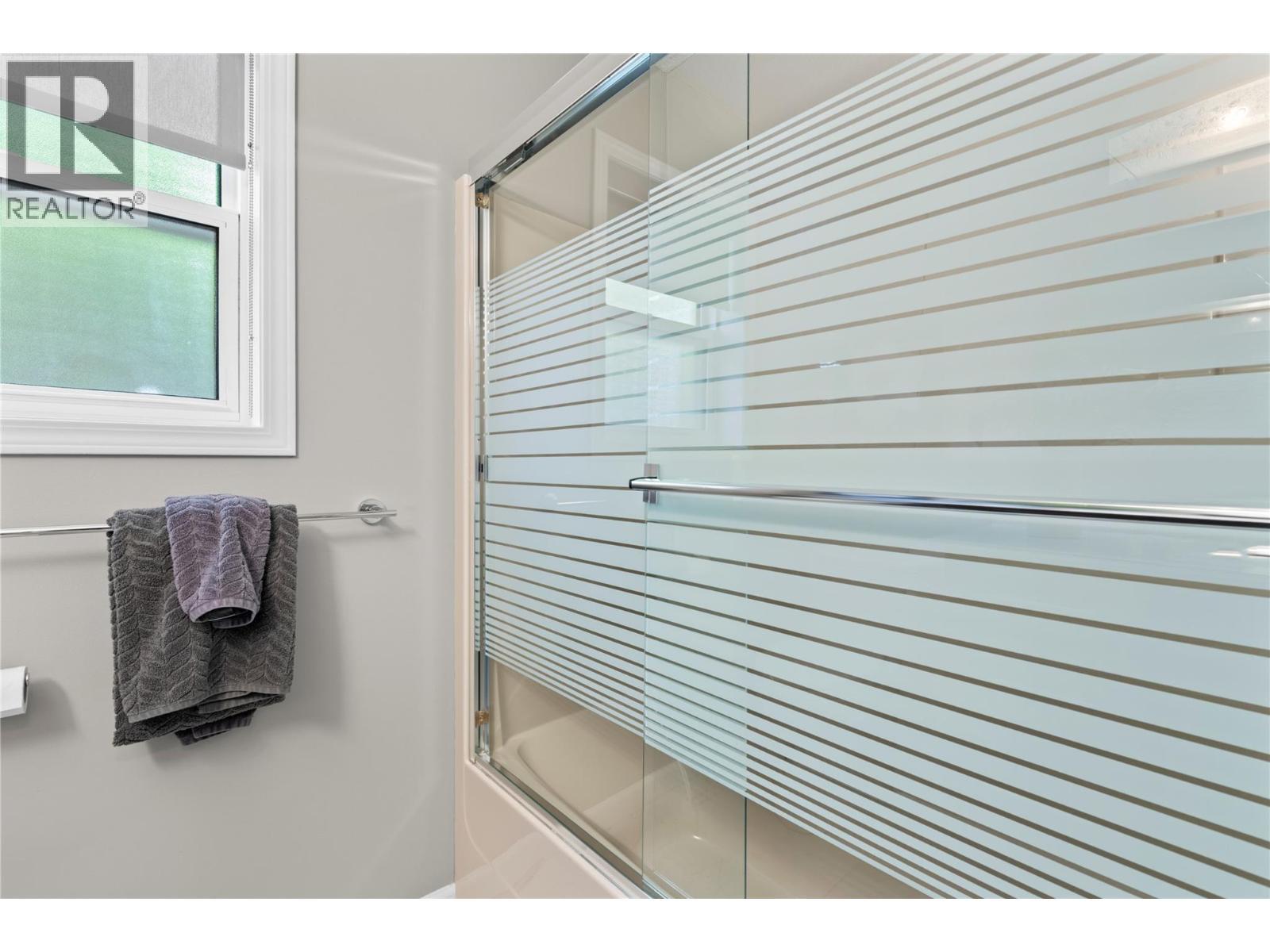 2934 Juniper Crescent, Sorrento, BC