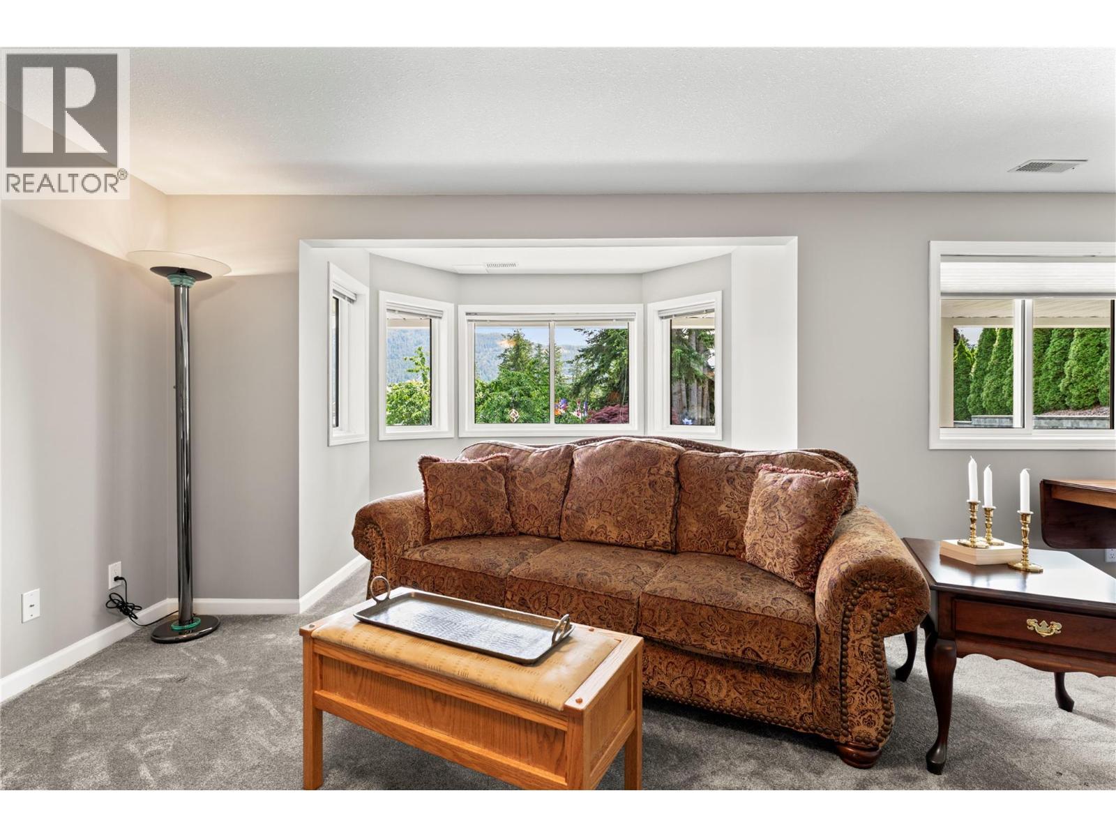 2934 Juniper Crescent, Sorrento, BC