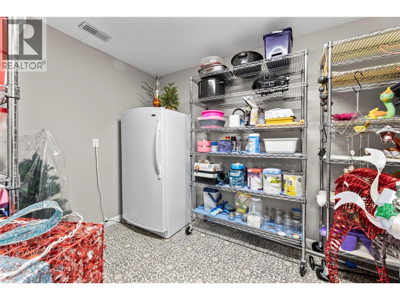 2934 Juniper Crescent, Sorrento, BC