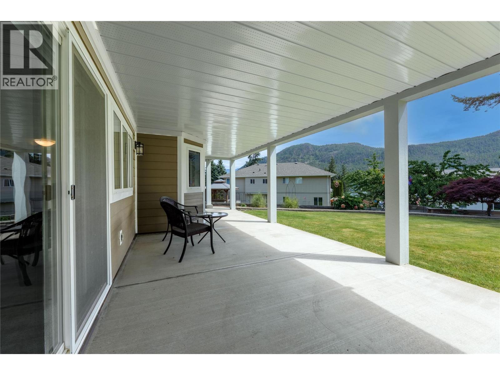 2934 Juniper Crescent, Sorrento, BC