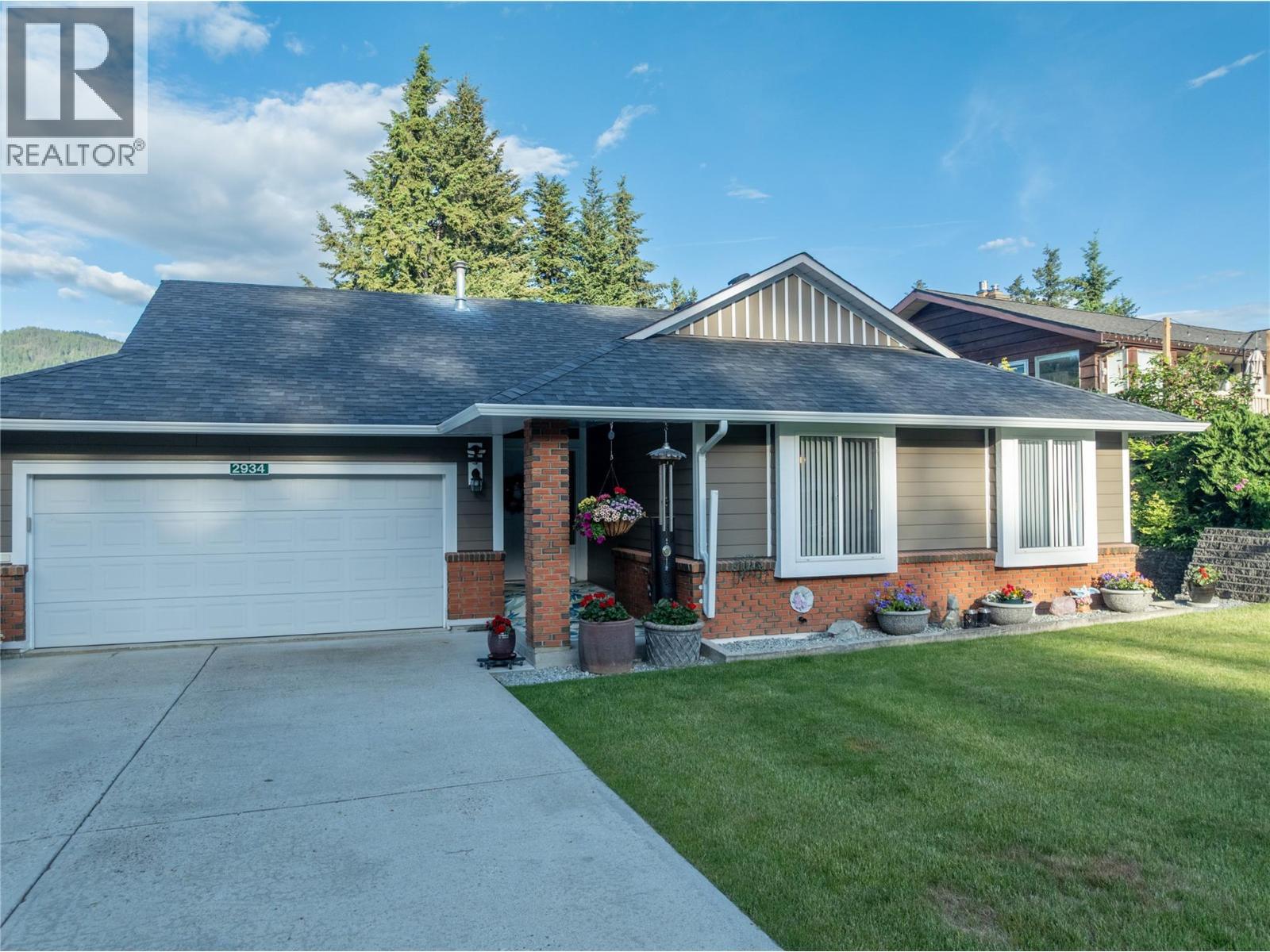 2934 Juniper Crescent, Sorrento, BC