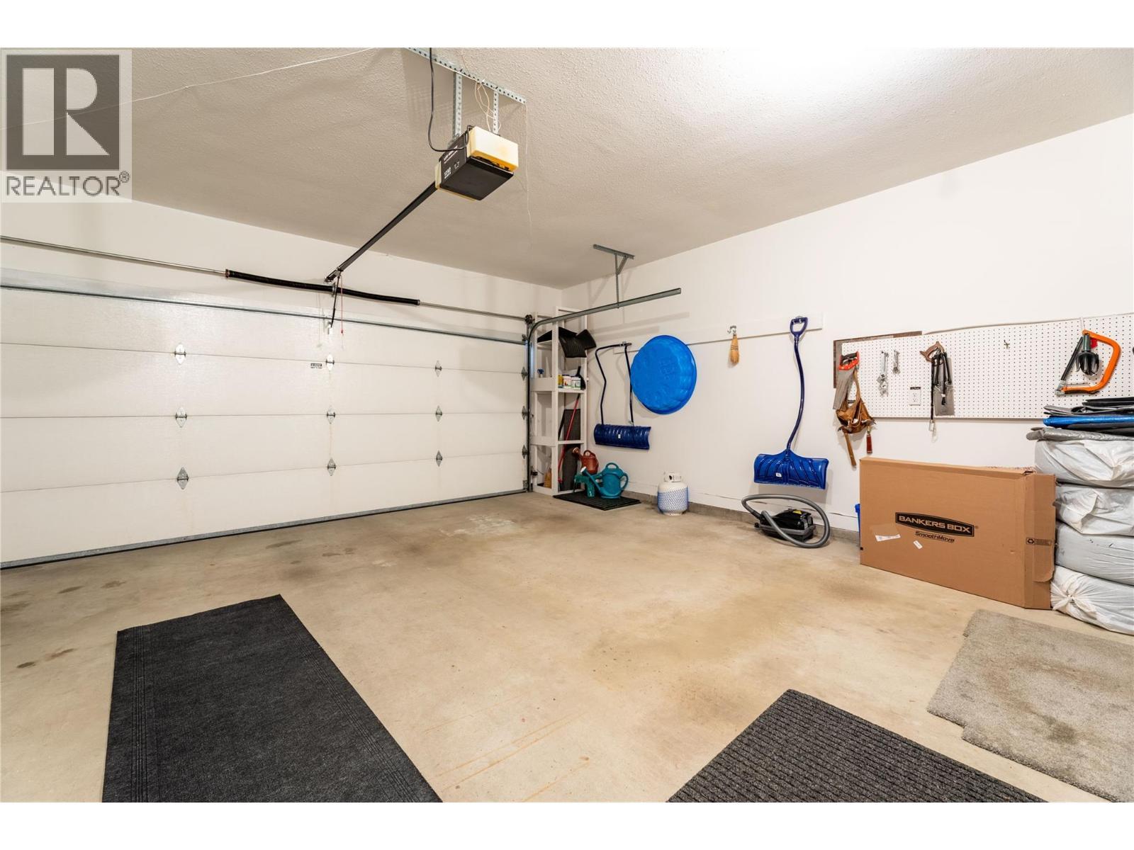 2934 Juniper Crescent, Sorrento, BC