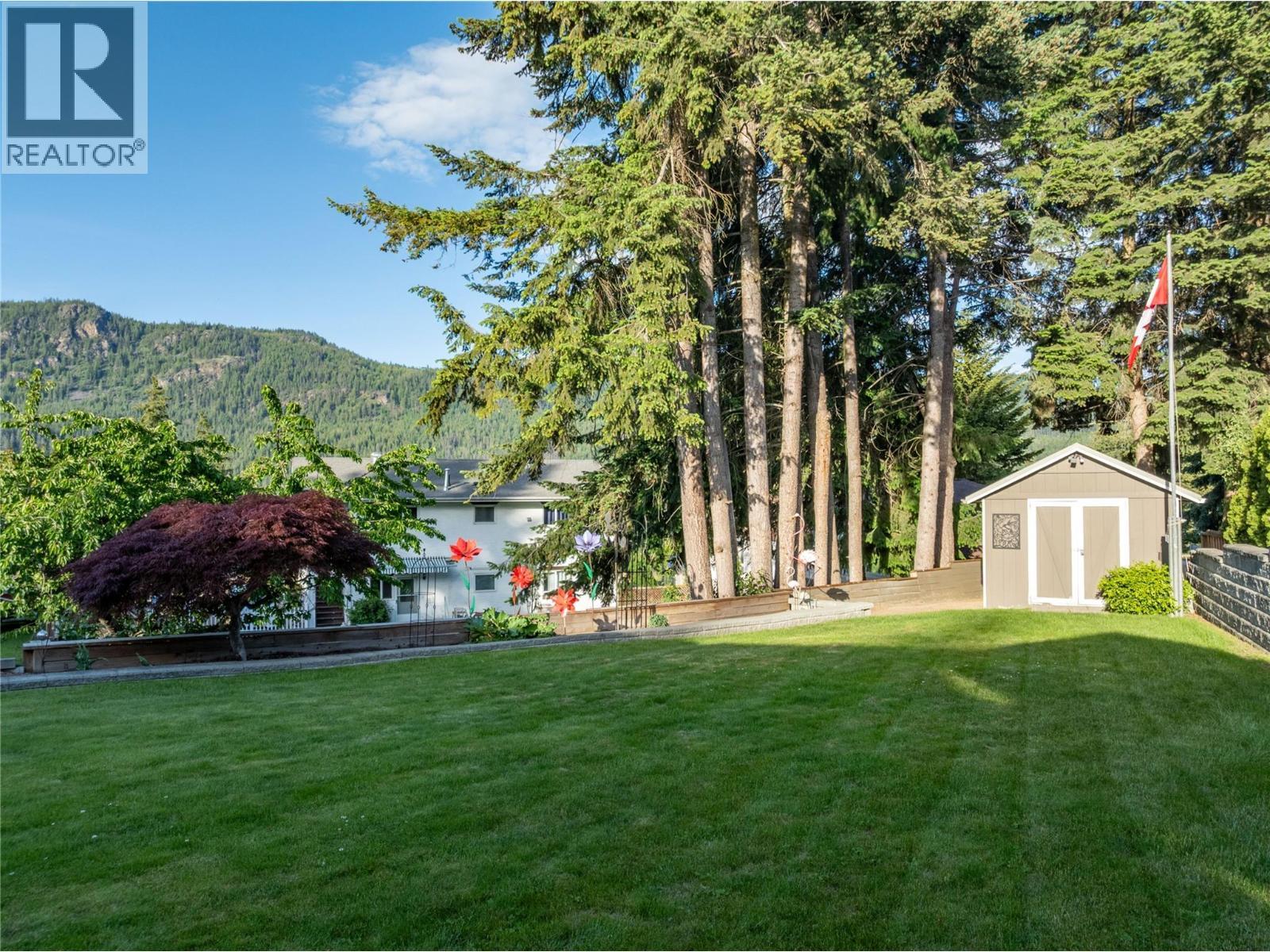 2934 Juniper Crescent, Sorrento, BC