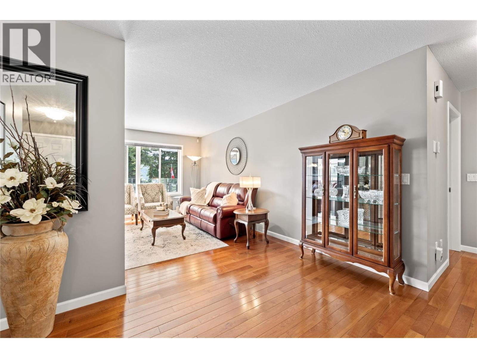 2934 Juniper Crescent, Sorrento, BC