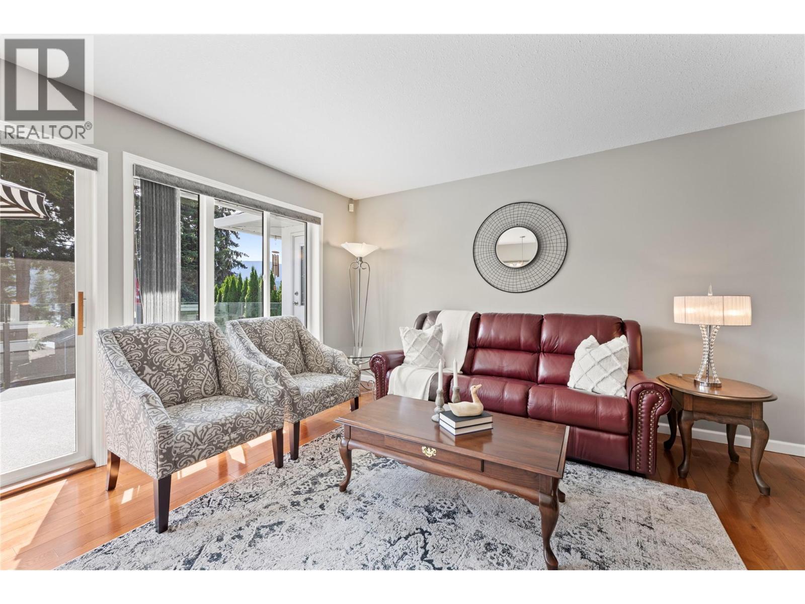 2934 Juniper Crescent, Sorrento, BC