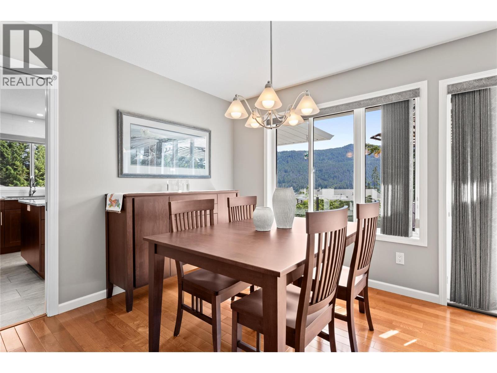 2934 Juniper Crescent, Sorrento, BC