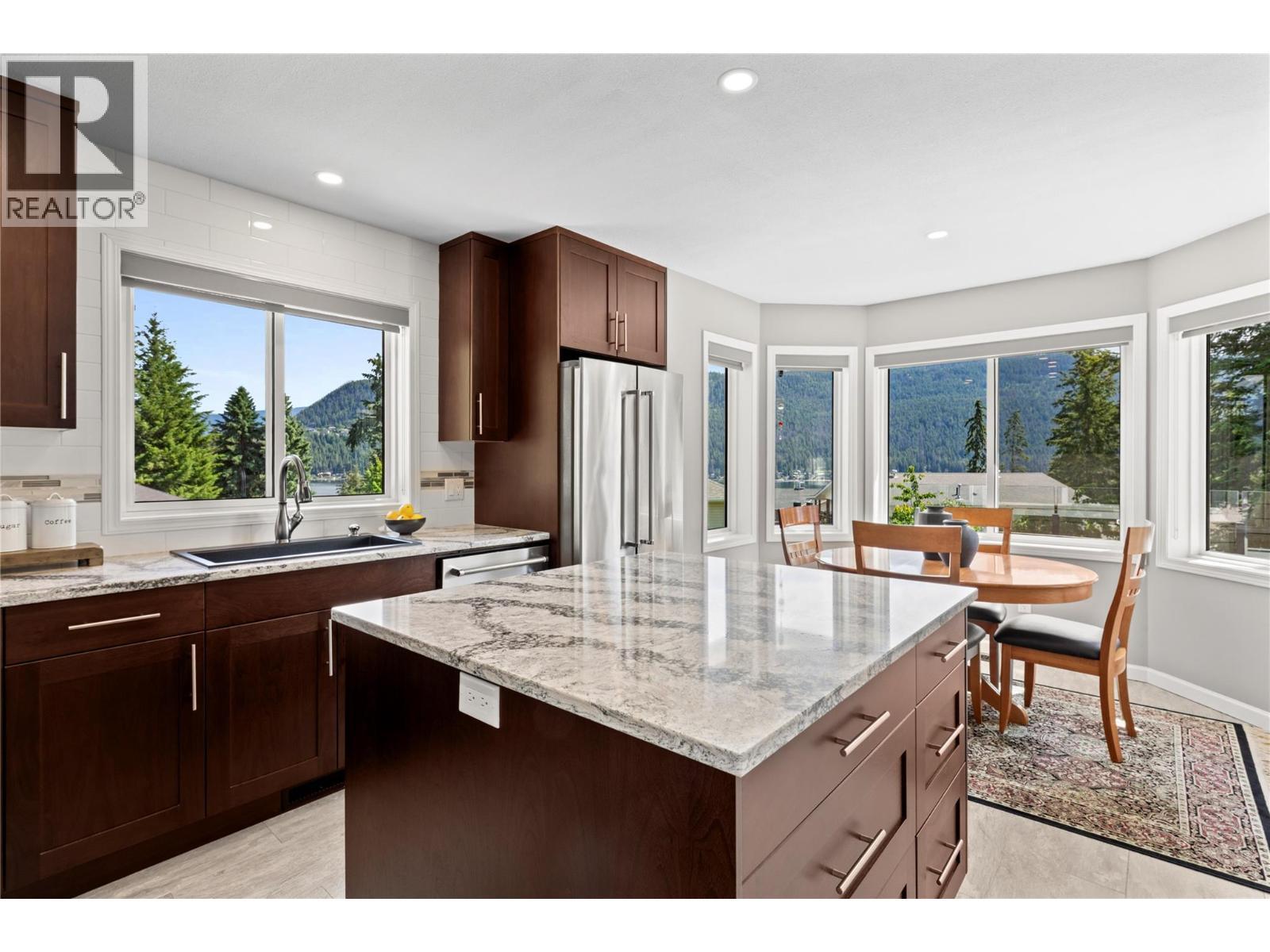 2934 Juniper Crescent, Sorrento, BC