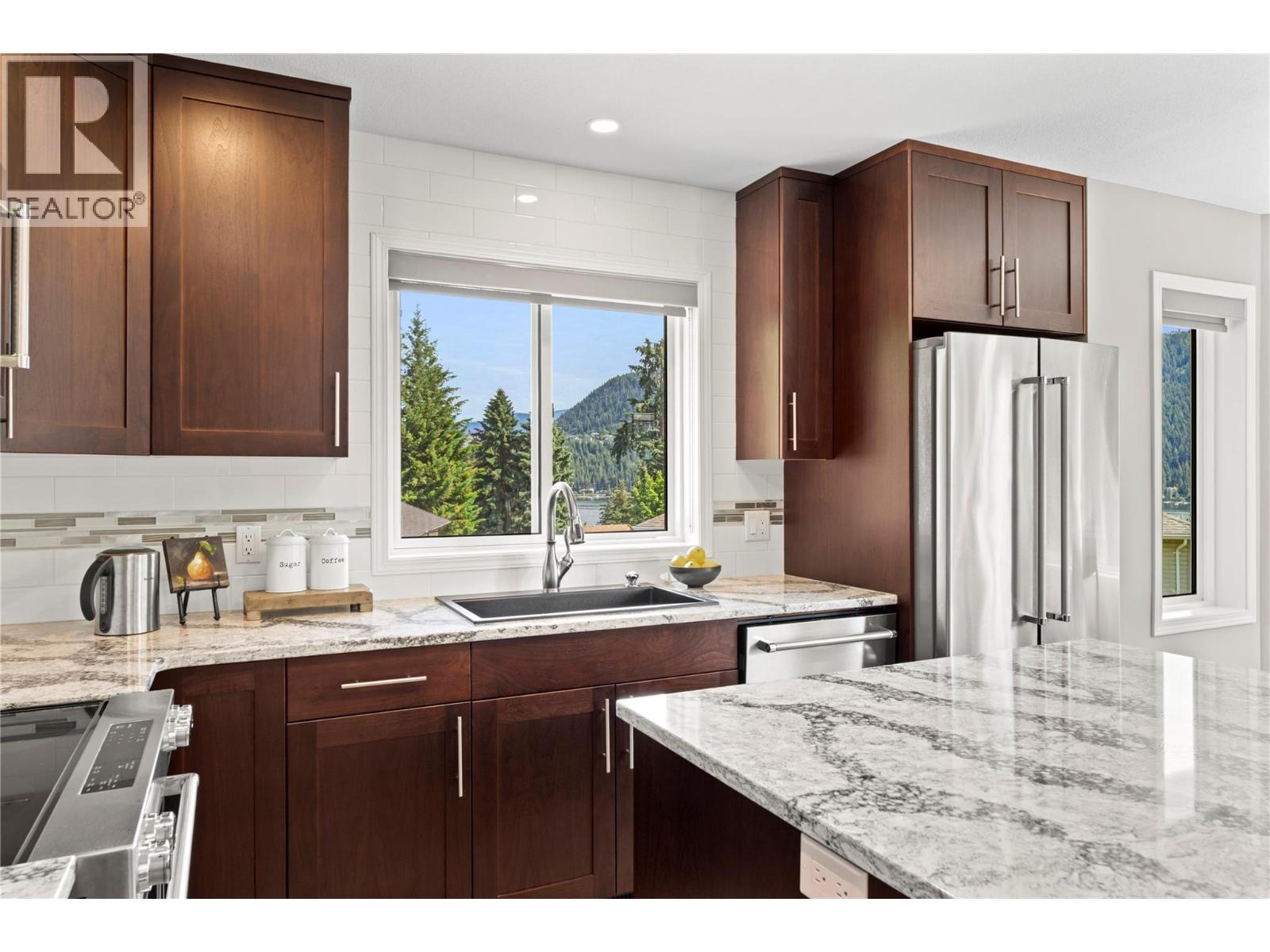 2934 Juniper Crescent, Sorrento, BC