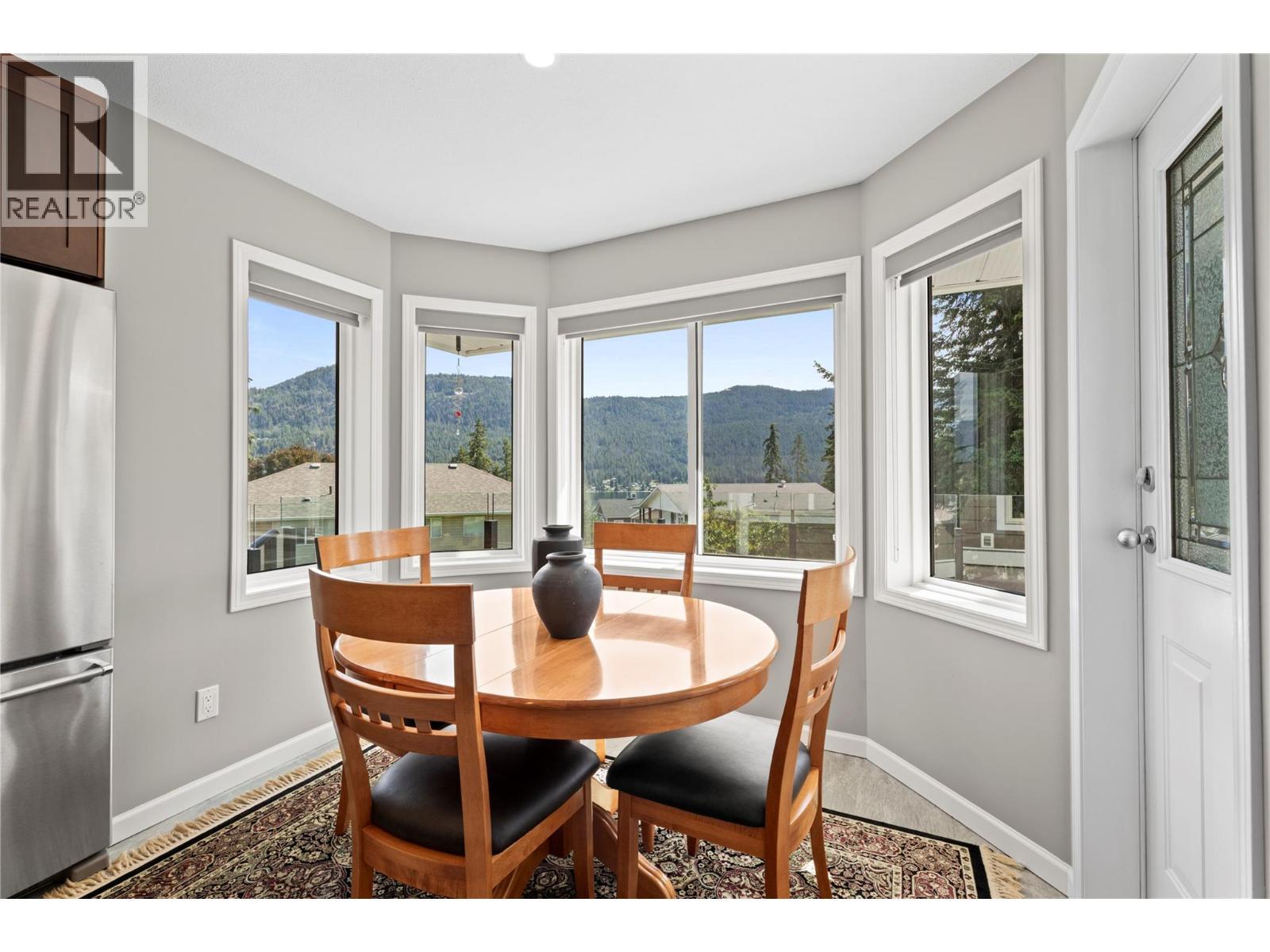 2934 Juniper Crescent, Sorrento, BC