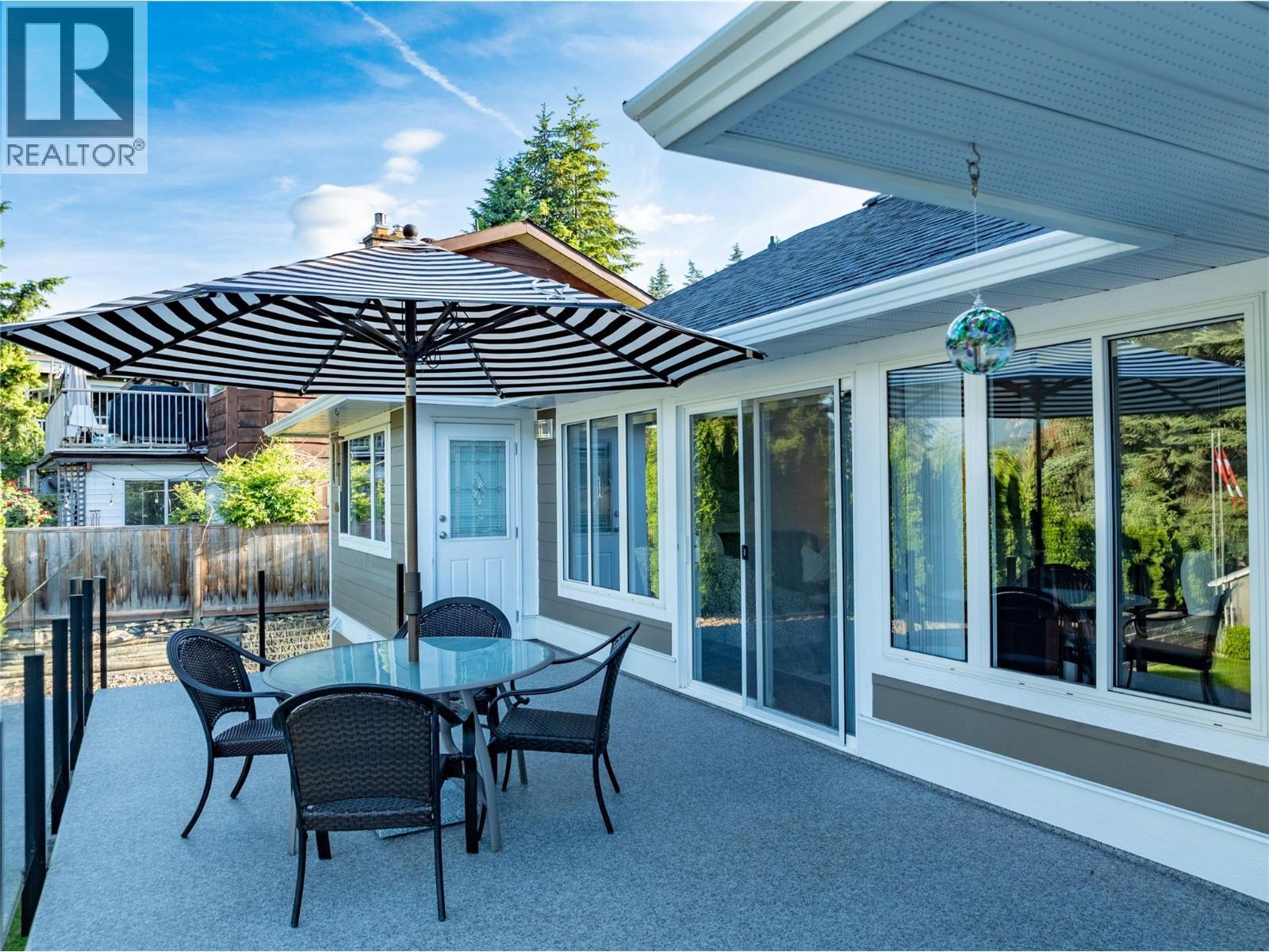 2934 Juniper Crescent, Sorrento, BC