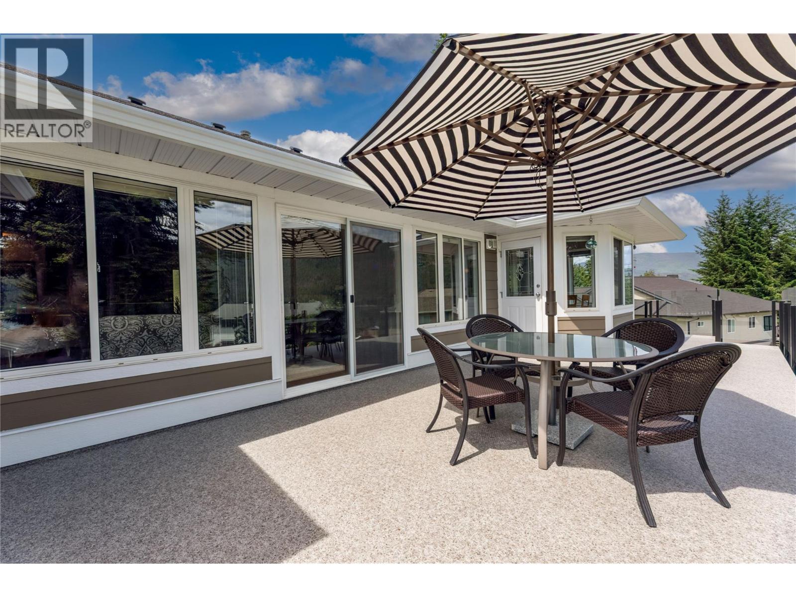 2934 Juniper Crescent, Sorrento, BC