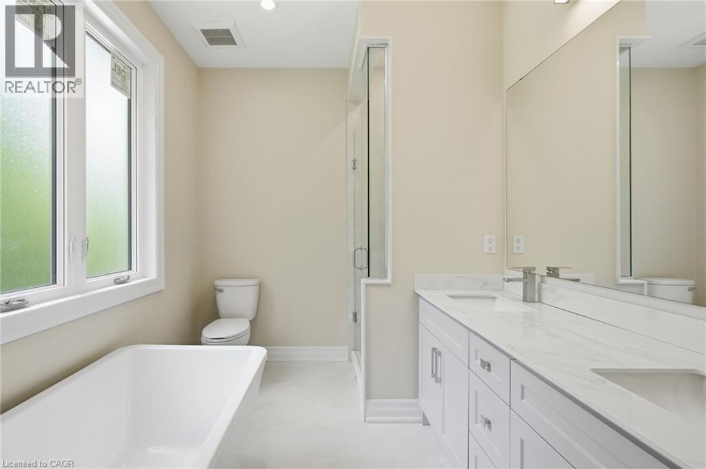 112 Forks Road E, Welland, ON