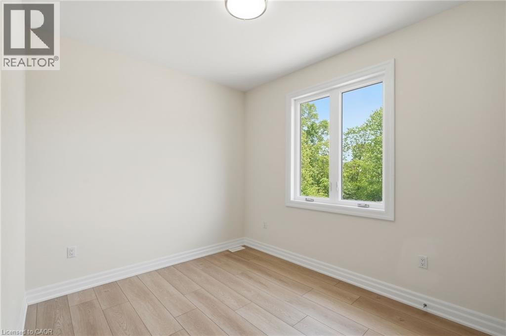 112 Forks Road E, Welland, ON