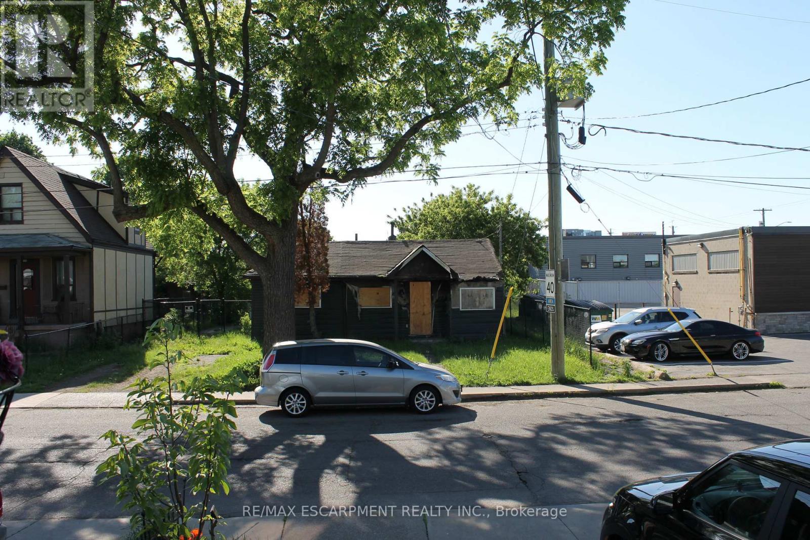 127 Robins Avenue, Hamilton, ON
