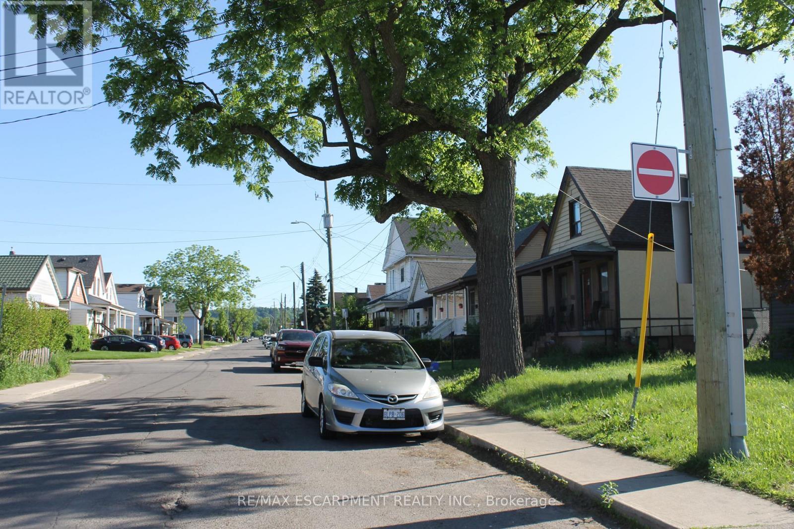 127 Robins Avenue, Hamilton, ON