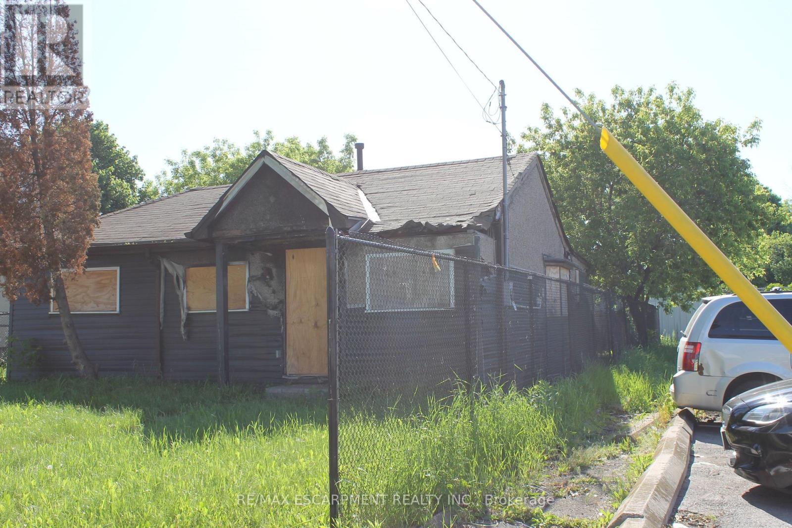 127 Robins Avenue, Hamilton, ON