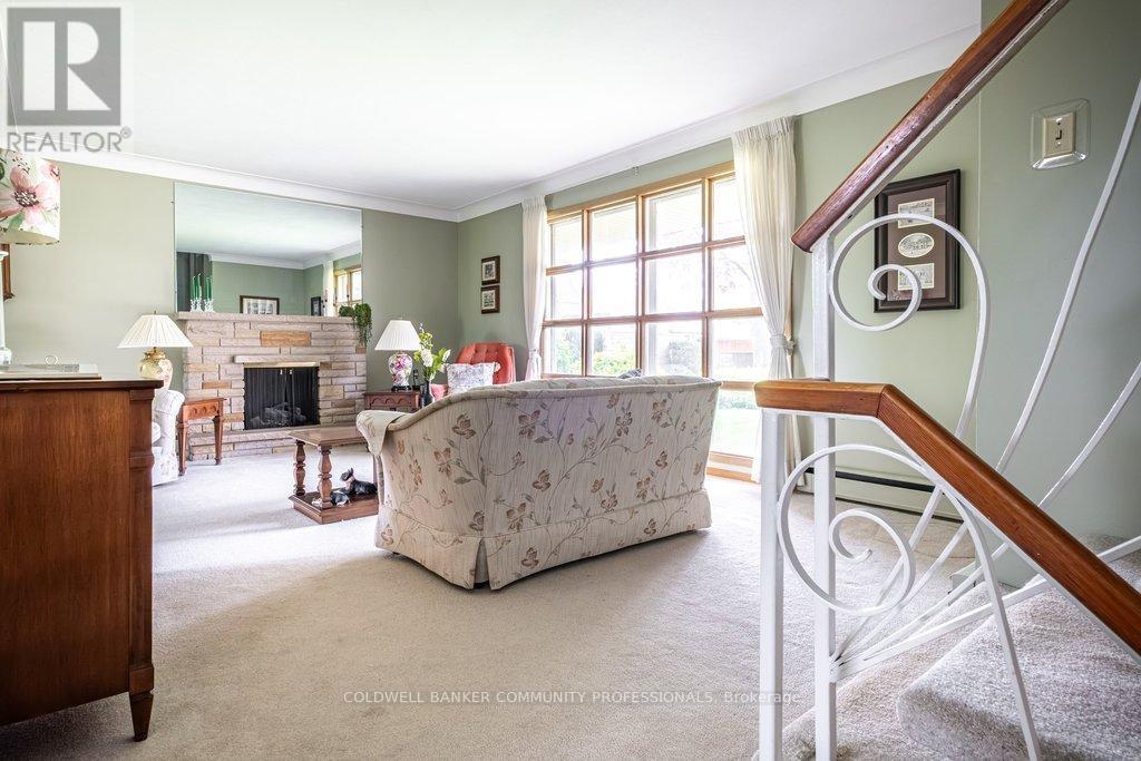 Walk up from main floor to living, dining, kitchen - 23 Keen Court, Hamilton, ON