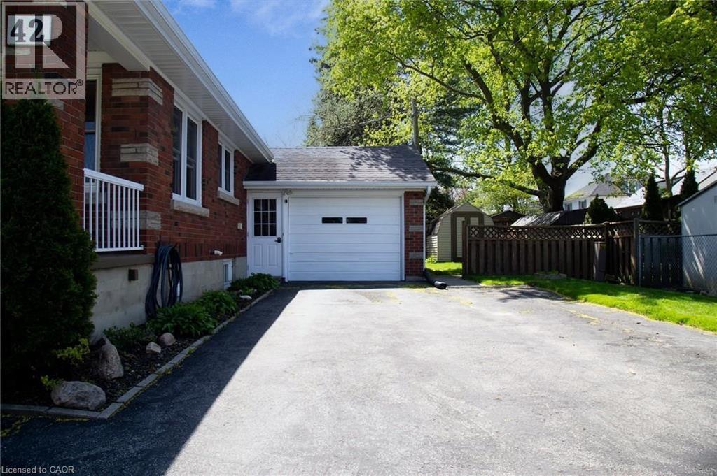 42 Hawthorne Avenue, Simcoe, ON - Outdoor