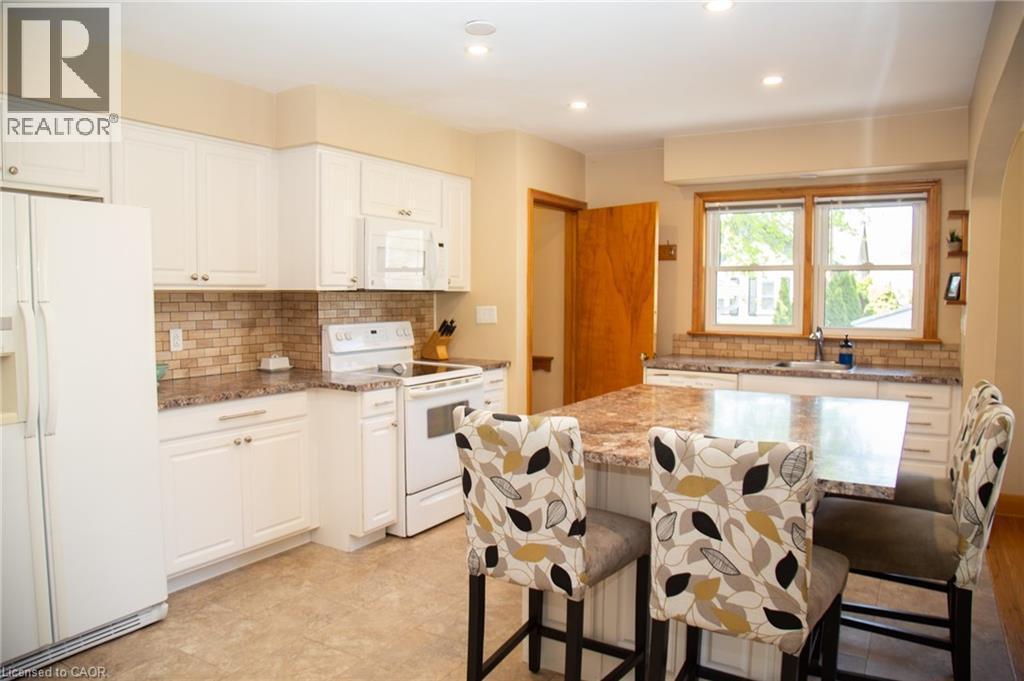 42 Hawthorne Avenue, Simcoe, ON - Indoor Photo Showing Other Room