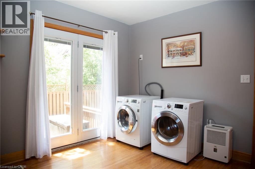 42 Hawthorne Avenue, Simcoe, ON - Indoor Photo Showing Laundry Room