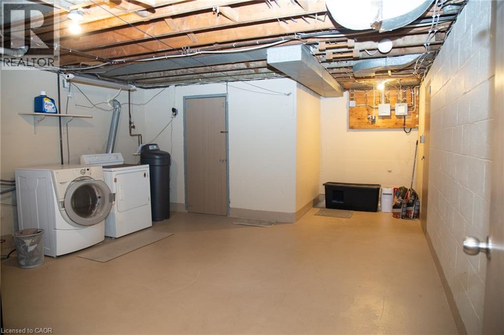 42 Hawthorne Avenue, Simcoe, ON - Indoor Photo Showing Laundry Room