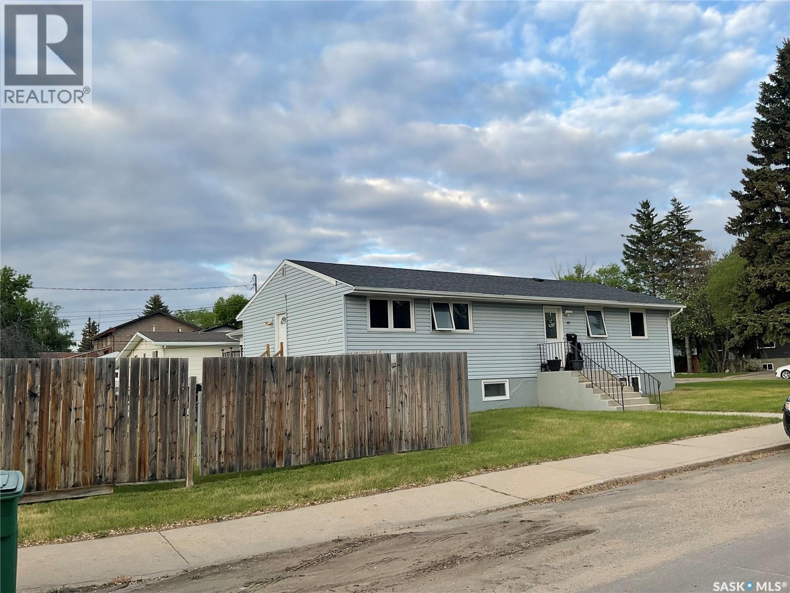 302 Dunlop Street, Saskatoon, SK