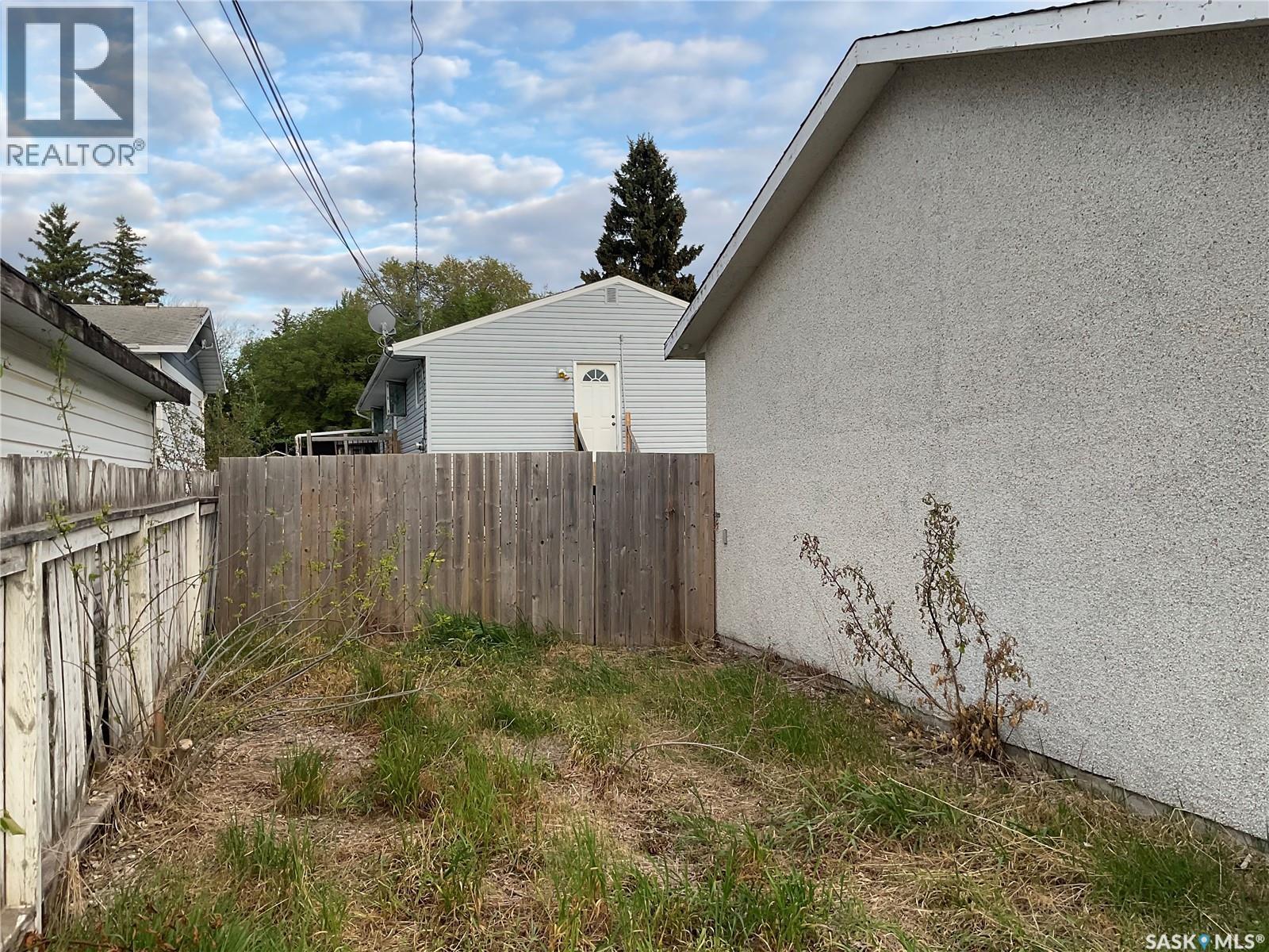 302 Dunlop Street, Saskatoon, SK