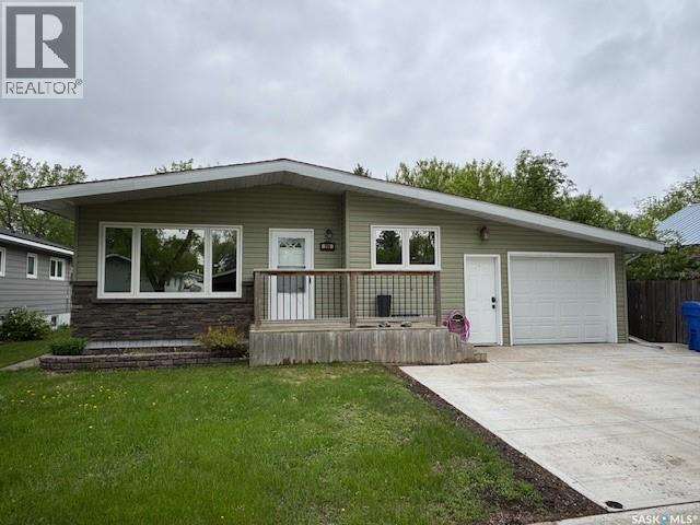 206 3Rd Avenue W, Canora, SK