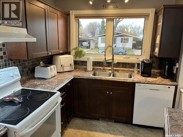 206 3Rd Avenue W, Canora, SK