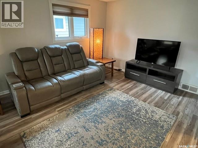 206 3Rd Avenue W, Canora, SK